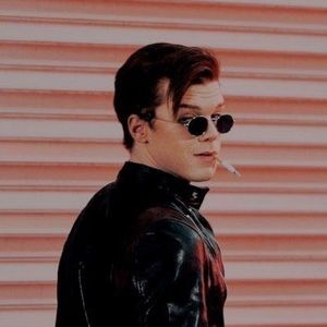 Meet your Posher, Simone